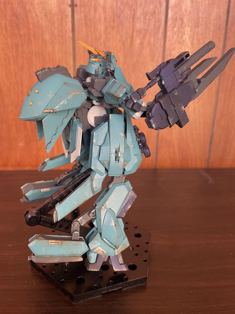 エレノアサテライトシステムの後ろアンテナの開き方が嫌なので、容赦なくカット❗️