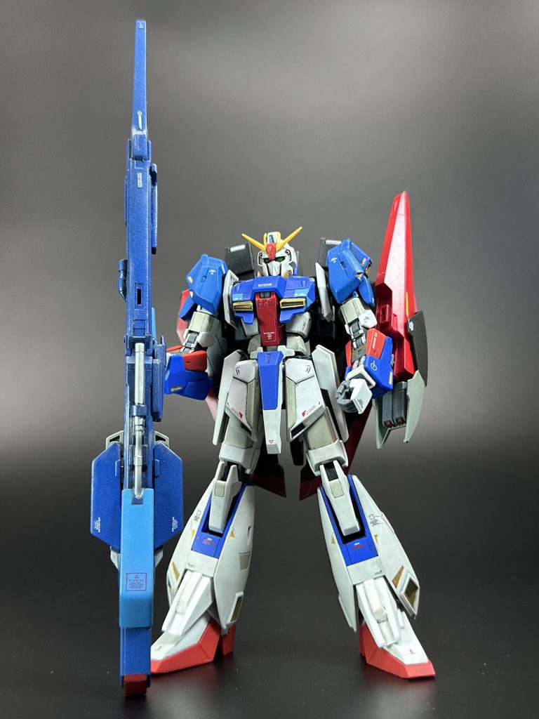 ハイパー・メガ・ランチャーを持って（掴んでない）。