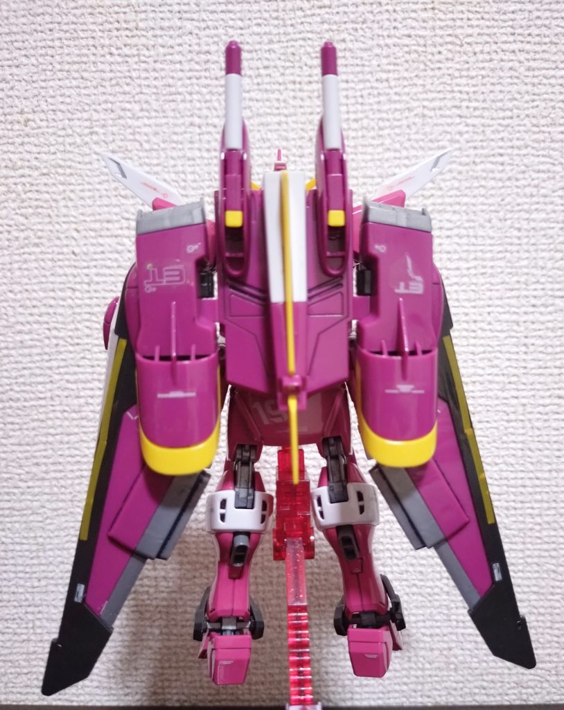 しかしやはりHGパーツの分割は多くなく気になる箇所には部分塗装が必要ですね