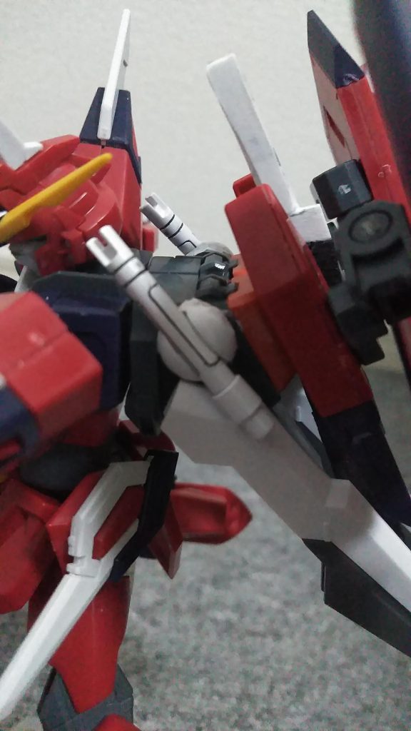 結構無理やりつけました(zaku-kao4)