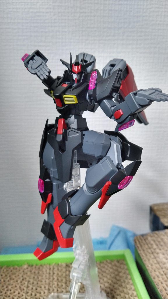 ディナイアルのキット自体が稼働範囲が優秀なのでお馴染みのポーズも苦もなく再現可能でした♪