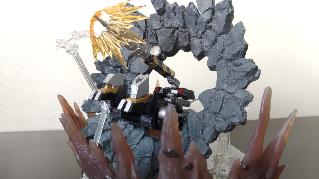 「突貫掘削ドリル」掘削ドリルビームで脆くした標的を掘削するための超合金製特殊ドリル。