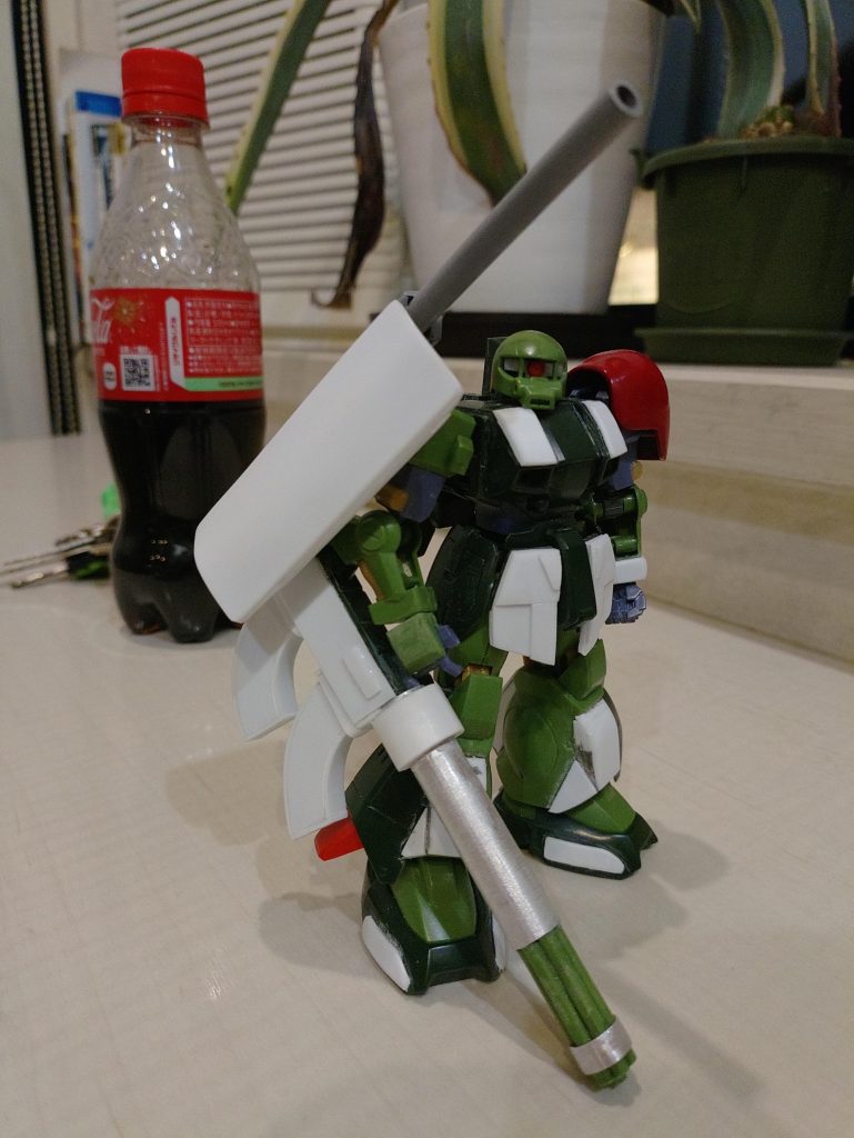 後方支援っぽく装甲厚めの重量感をと