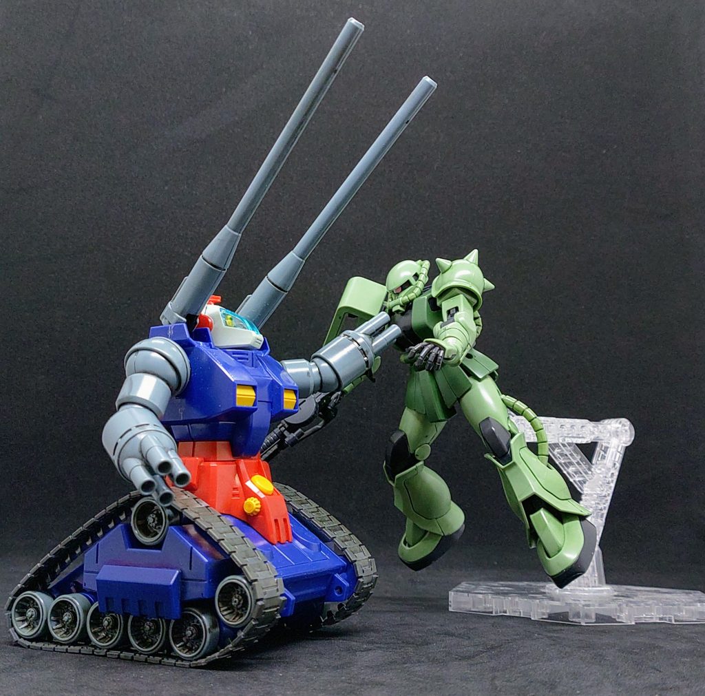 近距離で砲撃するシーンがあったらこんな風になりそうですね。発射口が酷いことになりそうですが...