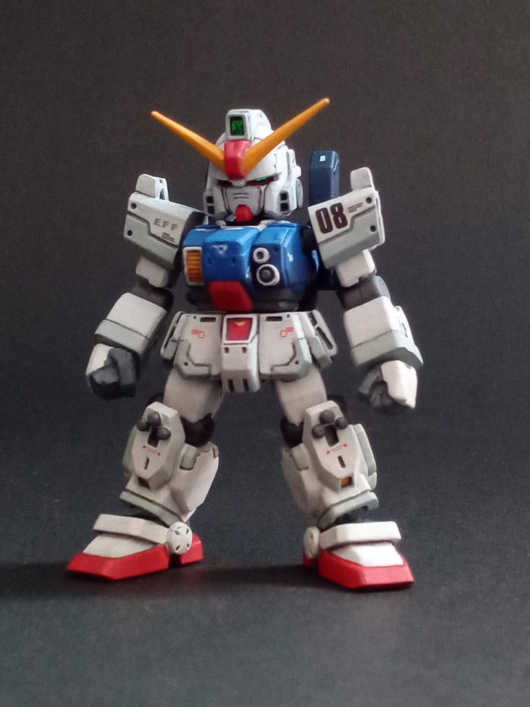 頭部の改修。肩の関節をボールジョイントに交換。腕関節をTジョイントに交換。握り手はガンダムコンバージのものをお湯まるUVレジン複製で。
