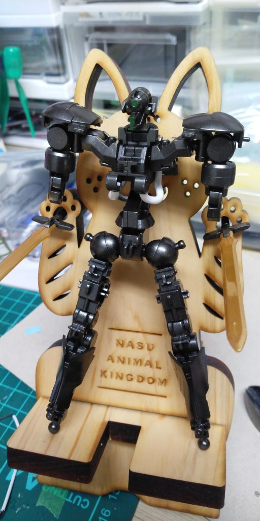 鉄血のHGといえばフレームRGのような装甲を貼り付けていく感覚も味わえておトクフレームは何かのカーモデルで作ったガンメタを流用してます