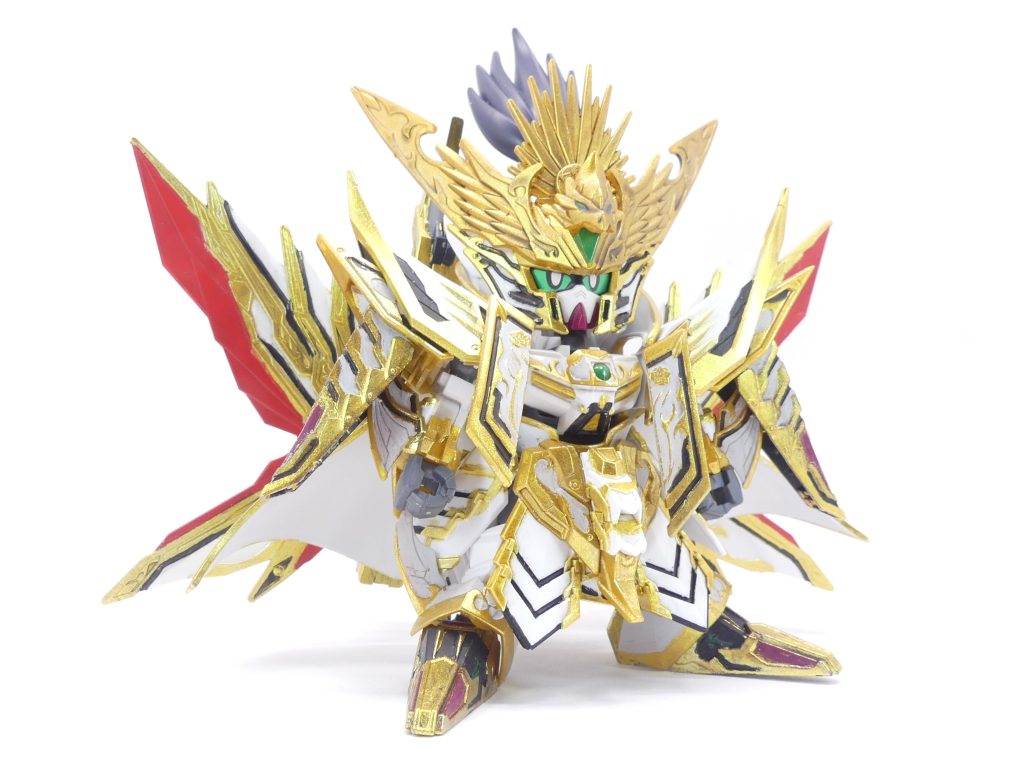 金色はGXラフゴールド。赤はMSレッド。白・黒（すれやすい胸部と首後ろ除く）はシタデルカラー。マジックリン塗りなども試しましたがいまいち自分の性に合わない…昔の人間なのでどうしてもデザインナイフやマジ・スクを使いがち。肩と足の濃い赤パーツはほぼ全塗りじゃないですかやだー。手首はキットのままです。