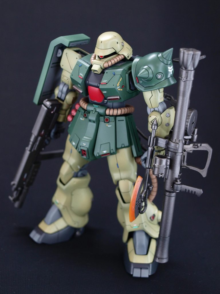 複合型ウェポンシステムは、ザクⅡの余剰パーツが付属したものをそのまま組み合わせたモノです。まさにお手軽現地改修!最後にカラーレシピです。すべて水性ホビーカラーになります。下地 黒サフグリーン部 よもぎ色50%、ロシアングリーン40%、    オリーブドラブ10%ダークグリーン部 濃緑色(暗緑色)60%、ブルーグレー30%、イエローグリーン10%間接 グレーバイオレット100%動力パイプ ロシアングリーン40%、ウッドブラウン40%、ホワイト20%武装 シャインシルバー30%、メタルブラック70%バーニア シャインシルバー70%、メタルブラック30%バーニア内側 下地シャインシルバー、上からクリアレッド+蛍光オレンジ少々スリッパ、バックパック ブラック70%、ホワイト30%ヒートアクスのヒート部 下地シャインシルバー、上からクリアレッド、クリアオレンジ先端だけぼかし、イエローを先端だけぼかし。最後まで見ていただきありがとうざいました^_^