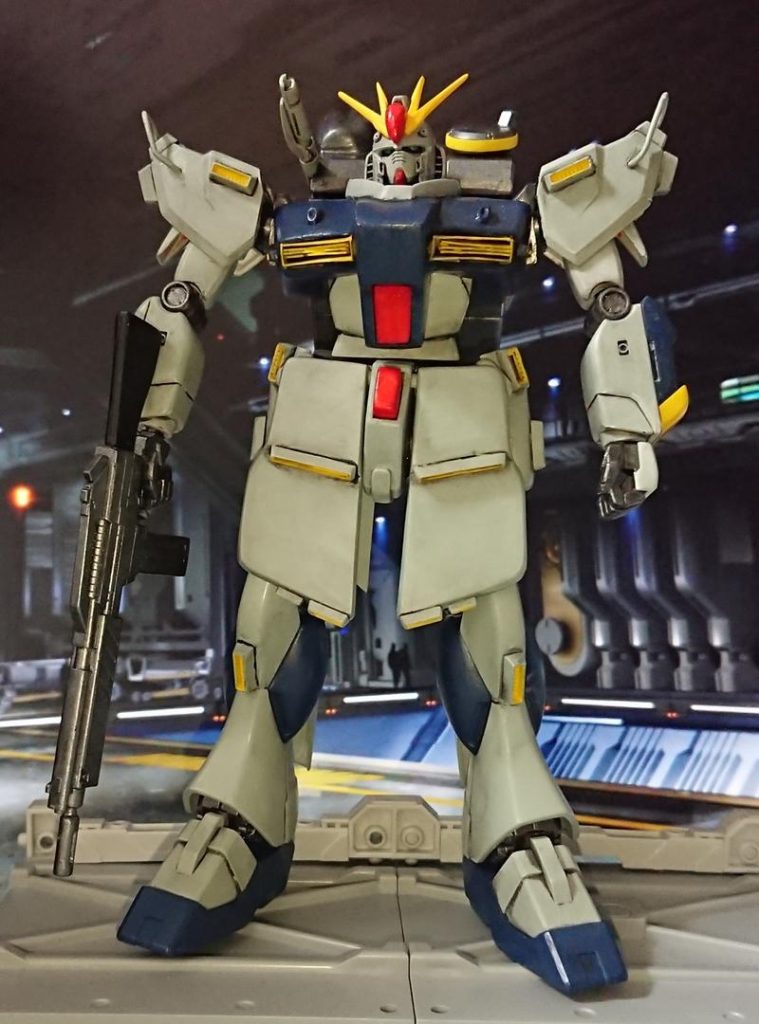 本編中はビームライフルではなく、実体弾を発射するライフルを装備しているようです。ジャンク等ででっちあげました。