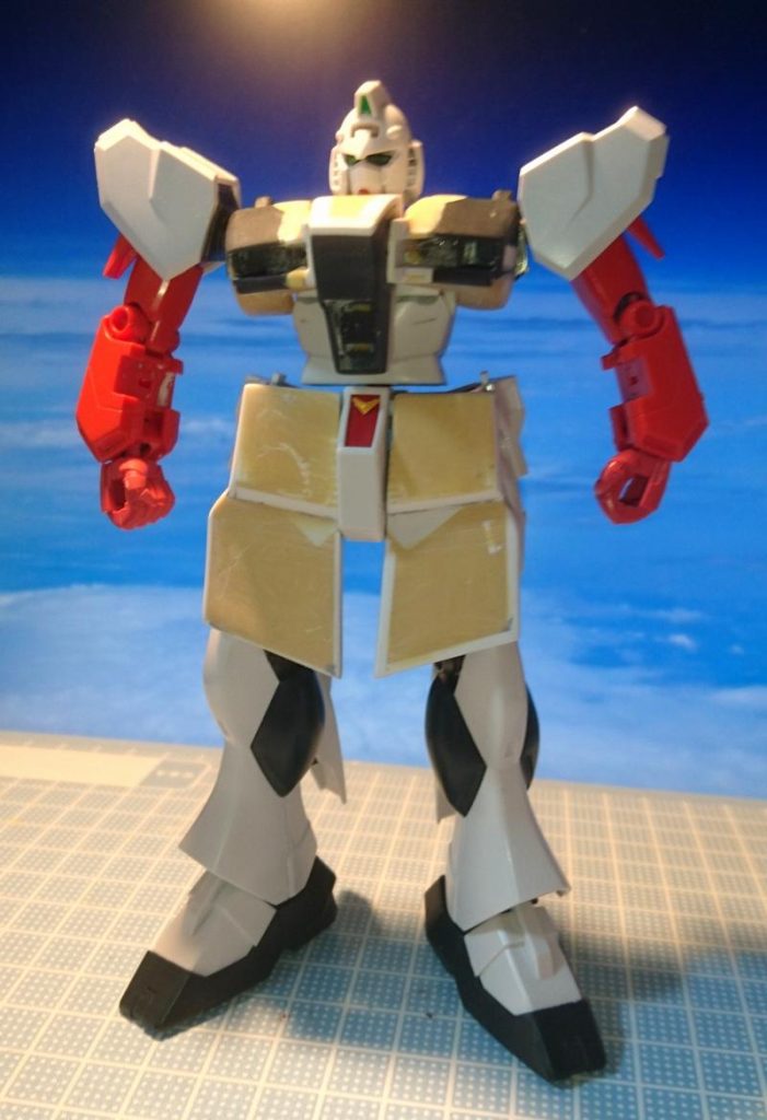 脚部はガニ股にした以外はνガンダムのストレートのままです。