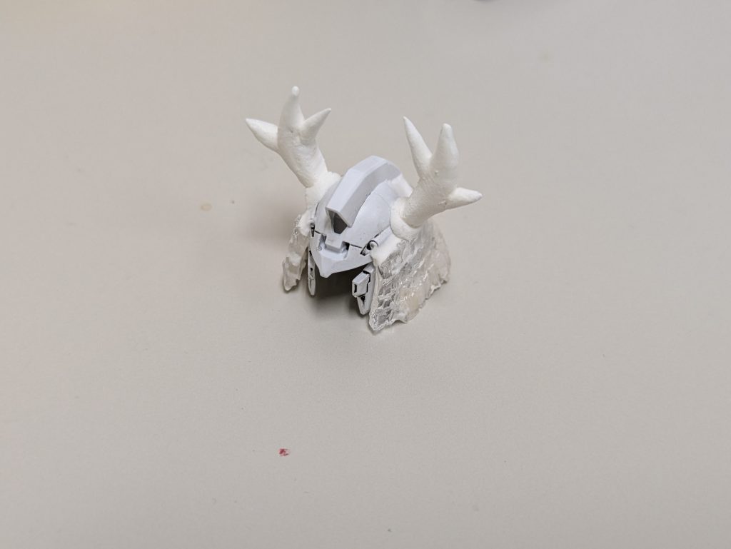 パテでは　ありません。１００均の樹脂粘土です。