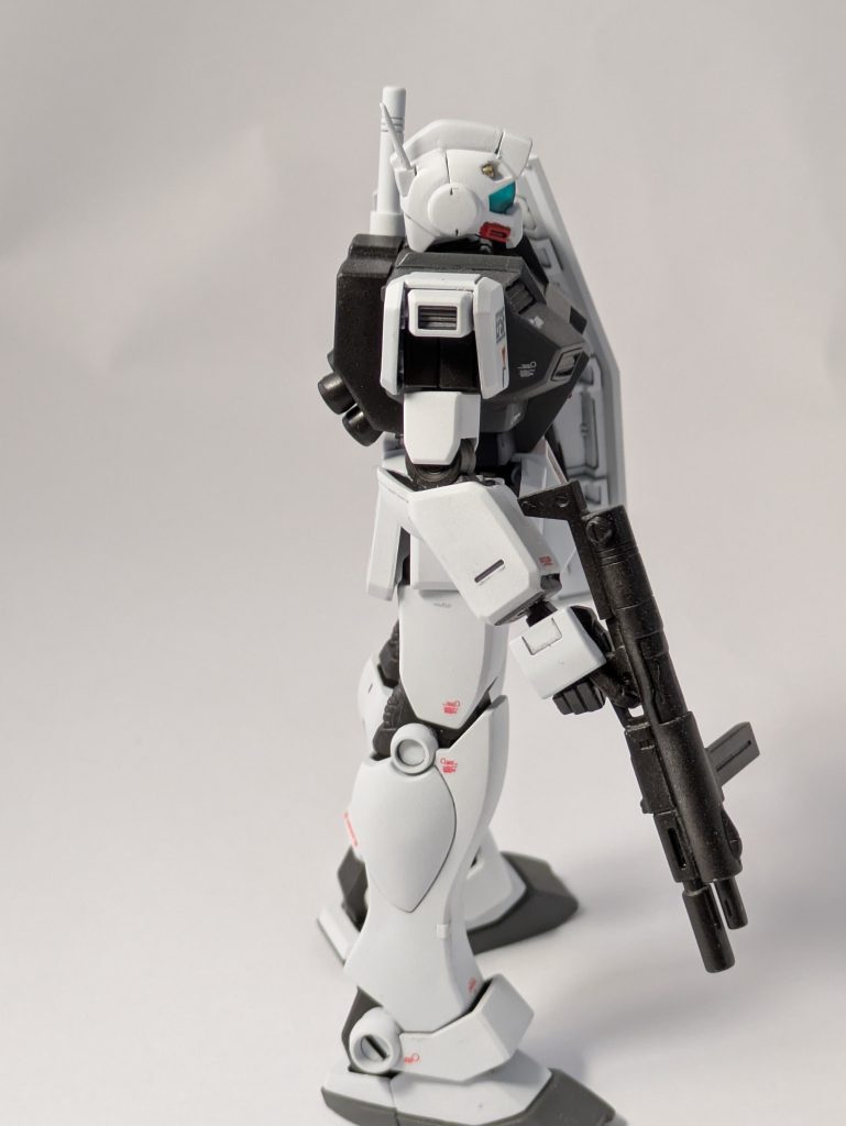 ただ、手首のパーツがキットのものだと大きいと感じたので、システムウェポン付属のものに取り換えました。正直これでもまだ大きいかなと思います。