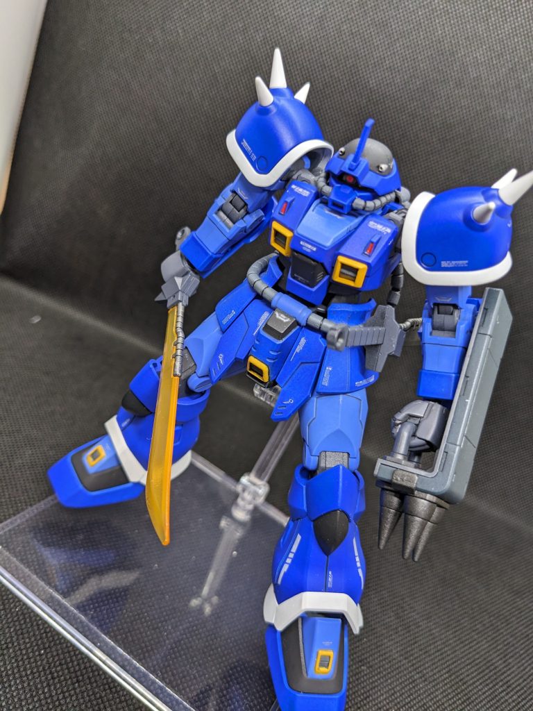 スパイクシールドを持たせて。