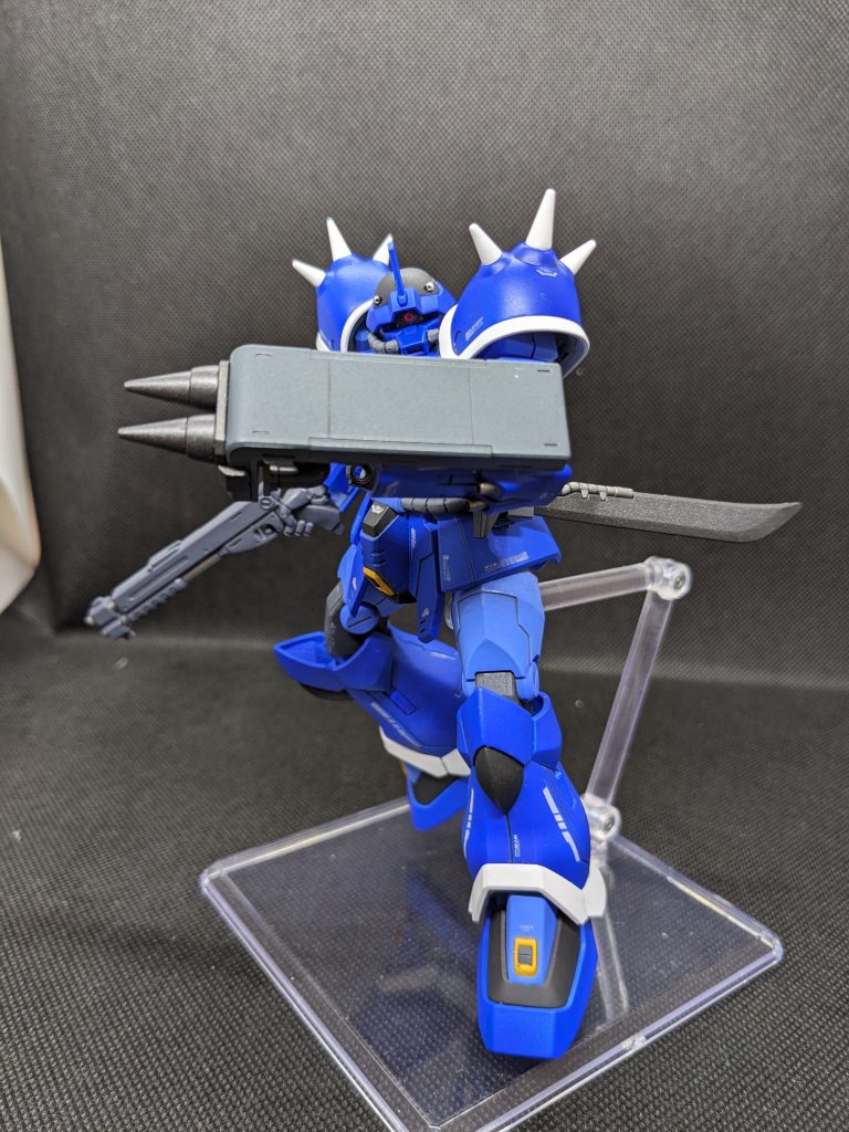 スパイクシールド装備は非常に満足のいくものでしたが、想定外だった事として撮影するのが結構難しかったです。盾をアピールしつついい感じに映るポーズを考えると（あたりまえですが）ボディが隠れて物足りなくなってしまいます。以上になります。閲覧いただきありがとうございました。