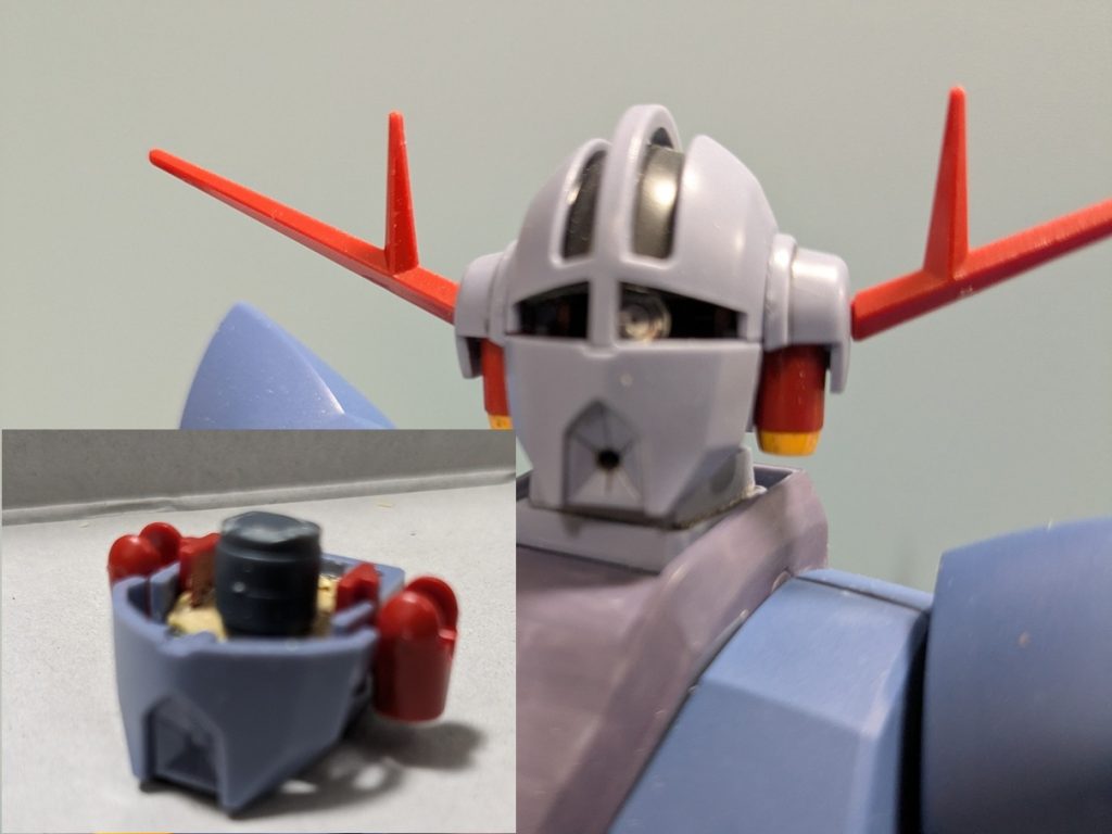 思いつきでやったけど割とうまくいった大改造、モノアイ稼働化('ω')ノ中をくり抜いて加工したオプションパーツのジャイアントガトリングのターゲットスコープを加工したものを刺して30MMのレンズシールを貼っています('ω')