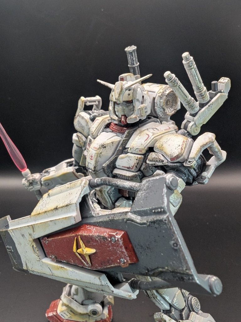 ウェザリングと言うには適当すぎる汚しドライブラシも当ててます撮影中にショルダーマシンガンの軸(凹側)が折れてしまい動かせませんでした。皆さん気をつけましょう… 