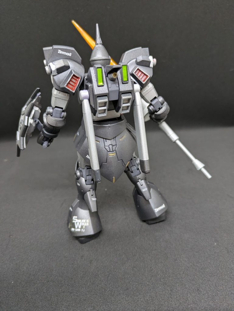 それでも、まお大佐の要望する改修ポイントは、ほぼ要望とおりに反映され、漂流生活も何とか無事に生き残り、0083年11月に「星の屑作戦」を支援したアクシズの先遣艦隊の帰路に合流し、ようやくアクシズへと落ちのび、束の間の休息期間を得ることになるのであった。