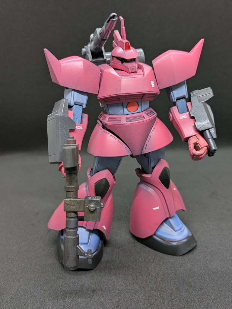 MS-14C。ロリィ・コールウェル中尉専用ゲルググキャノン。識別番号は06。カラーはカワイイ色が良いということでピンク。幼いころからレズリー中尉と行動を共にしている。地球では北アフリカ戦線で活躍していた。基本的にワガママであるが、レズリー中尉が甘やかしているのが原因の一端である。