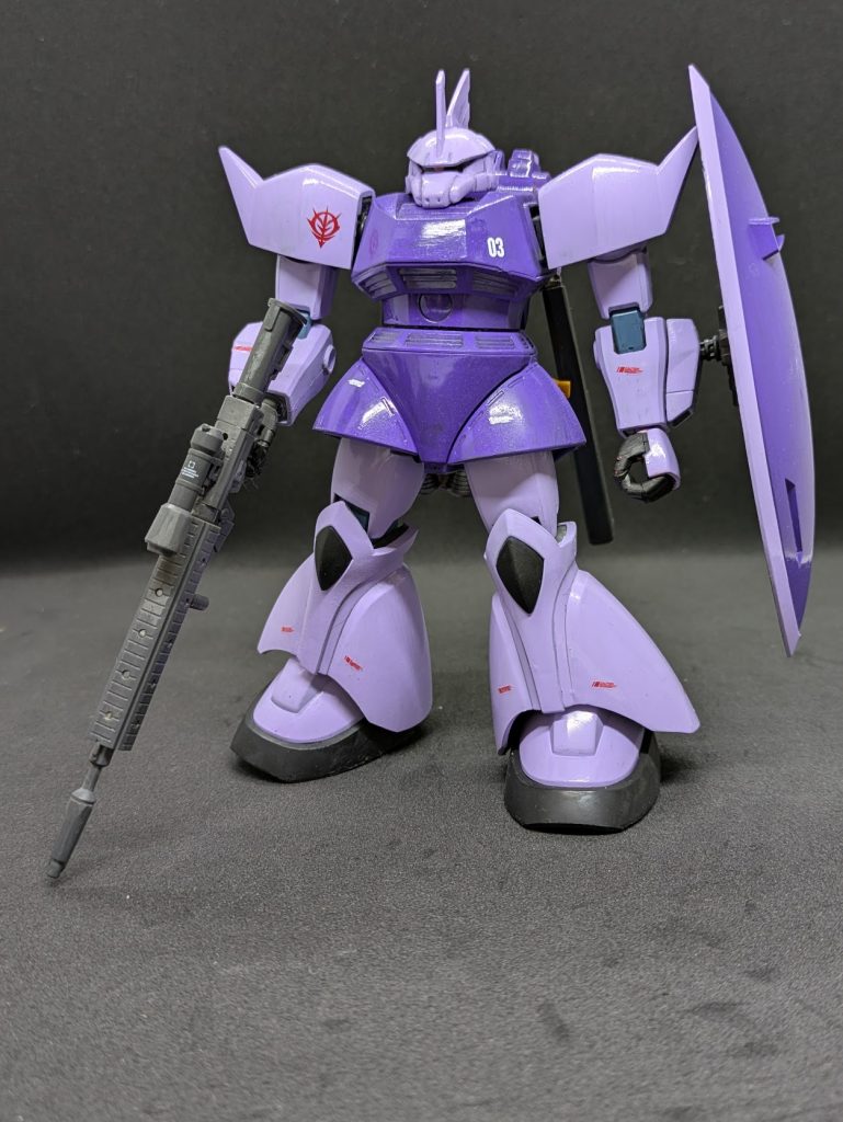 まお艦隊の双璧。リンダ中尉のゲルググ。受領当時は試作型のYMS-14であったが、一年戦争終結時にはＢ型のバックパックに換装している。