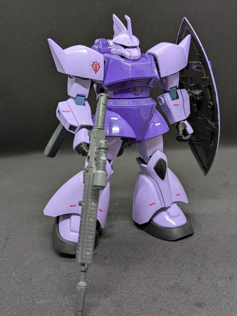 射撃の腕に自信を持っているリンダ中尉は威力の高い試作型ビームライフルを好んでいたが、使い勝手が悪く、通常型に戻したともいわれている。