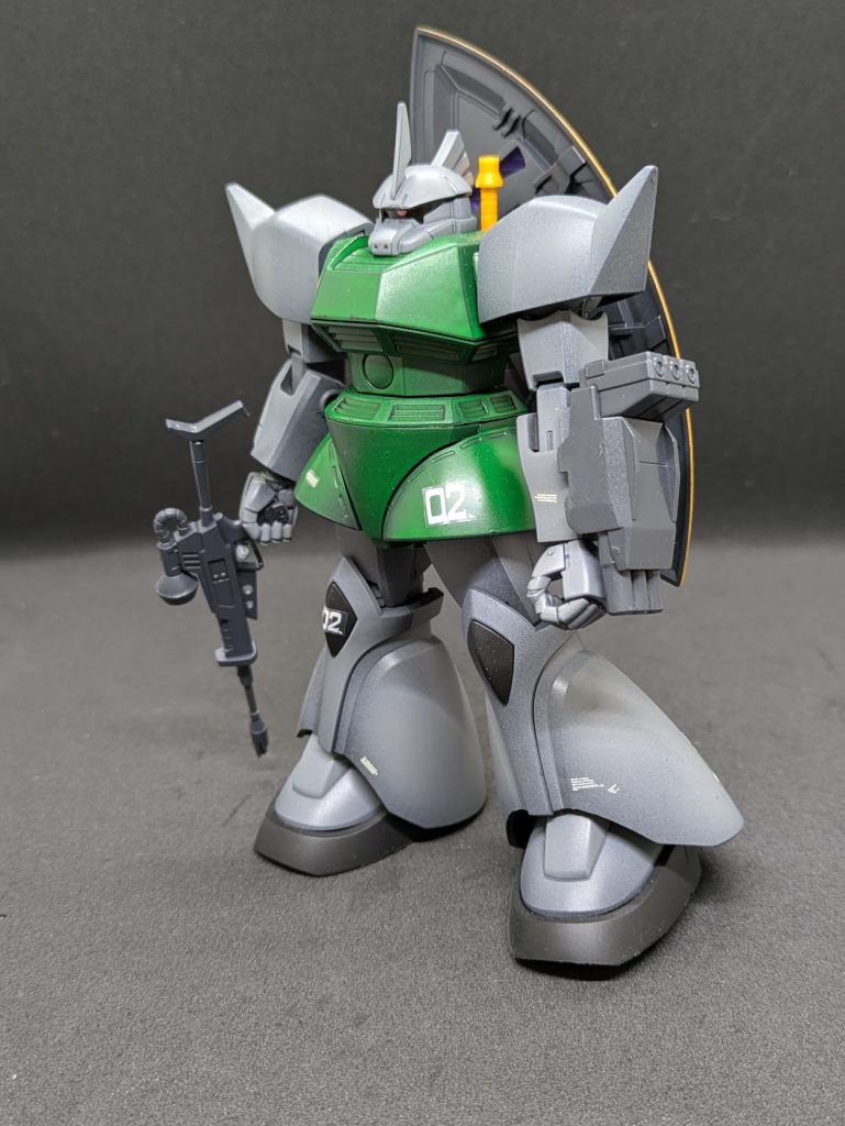 FS型に乗る前はA型に搭乗していました。この時もエースの資格を持っていましたが、量産型カラーです。