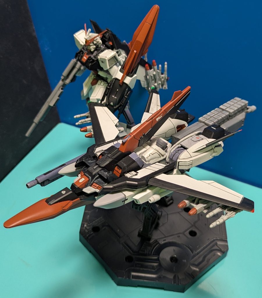 フライングアーマーもデカールで同じマーキングをしてみた4号機は後方から　爆撃で長距離支援5号機は　通常の装備で前衛作戦行動