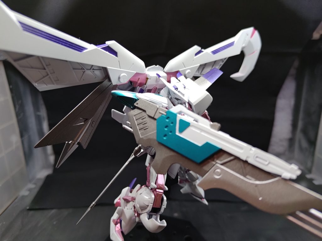 白、ピンク、紫、青で塗ったらどうやってもキュベレイになるでしょ~と思っていたが甘かったです。