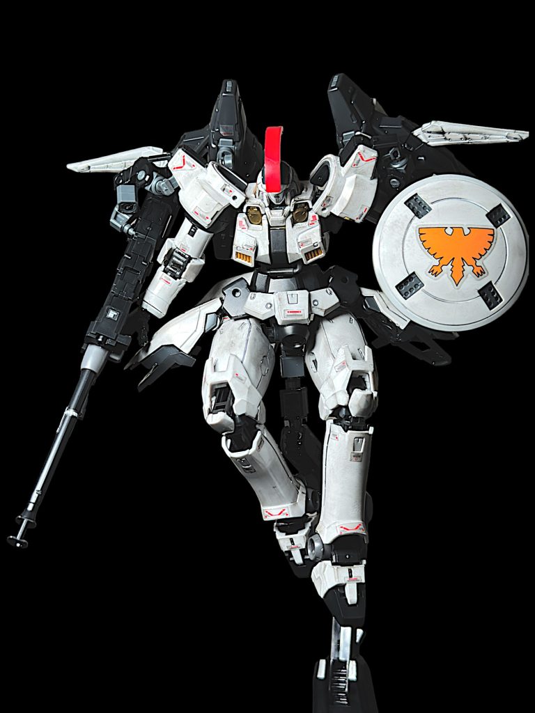 ヒイロの前に降り立つトールギスを再現。