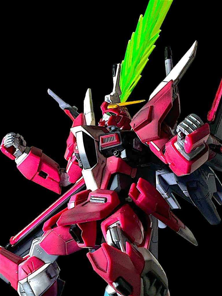 付属のエフェクトが明らかに小さいので、MGダブルエックスのハイパービームソードを装着したところ、作中のイメージにグッと近くなりました。「強さは力じゃない！生きる意志だ！」