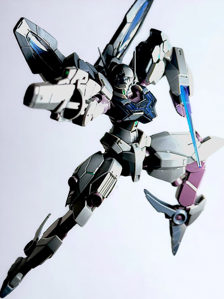 スミ入れしています。 新規造形で、特に脚部は良いデザインです。また、広い可動域で文句の無い一品。 水星キットは無人機も手を抜かないクオリティの高さが良いですね^_^