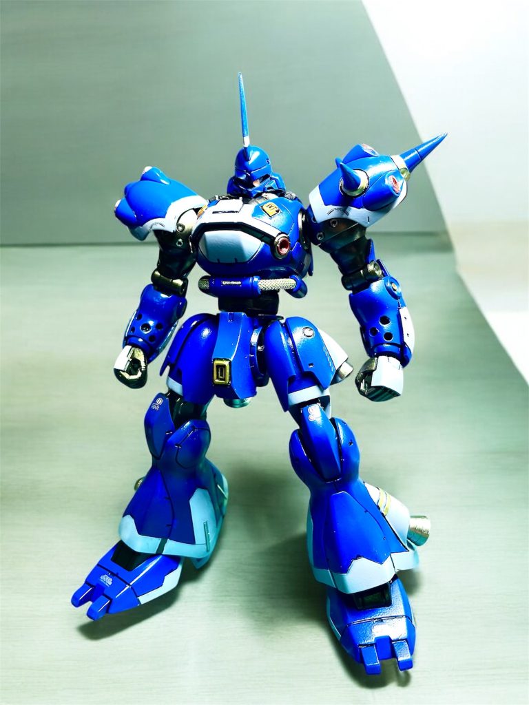 改造箇所はスタイル改修…腹部と太腿をそれぞれ+3mmスジ彫り+プラ板追加塗分けメタルパーツ埋込み、バーニア追加メッシュパイプに置換くらいです。腹部と腿部の延長はやって良かったな〜と思いました🥹