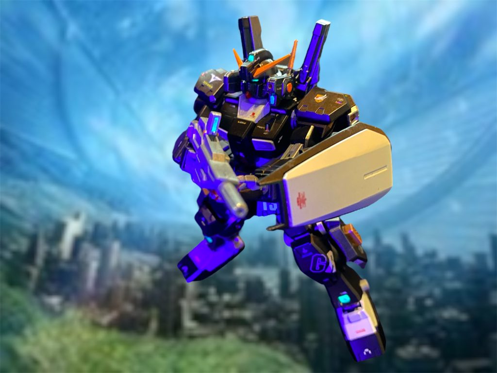 「っガンダム！」「あぁ、そうだ。紛れもなくグリプス製のガンダム。T3とは別系統のな。ティターンズの中でも、もう未来の主力機の開発競争は始まってる。俺たちにはクヨクヨ立ち止まってる暇は無いってことだ。だから、頼むぜエリアルド！コイツでヤツらなんか置き去りにしちまおうぜ！」「カール、、、あぁ、そうだな！」