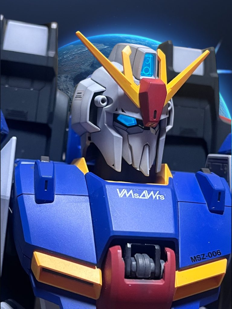 センサー部は蛍光塗料で塗装してあるためブラックライトにも反応します。個人的に発光の仕方はこちらが好みです。