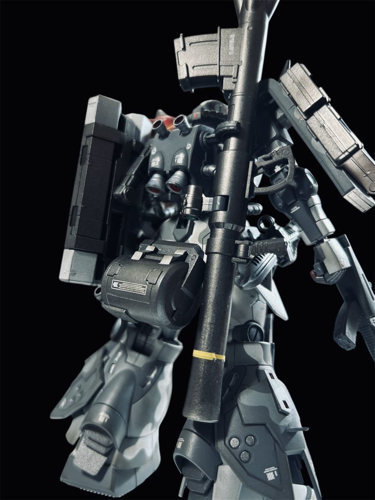 バーニアは増設してガバ設定を少しでもフォロー。弾倉加熱されるのは、まぁ‥はい‥あ、見えにくいですけど脚部バーニアにフリップ付けてます