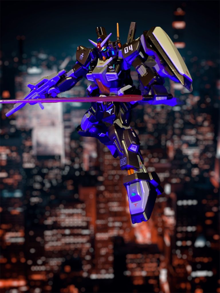 ガンダムマークⅡは一年戦争時の伝説的名機“ガンダム”の名を受け継ぐティターンズの新型試作機として4機が製造されグリプスにおいて試験飛行を繰り返していた。連邦軍の記録上ではガンダムの名を冠する後継機が開発されるのは一年戦争以来の事である。開戦以来劣勢であった連邦軍のジオン打倒の象徴。ジオン残党狩りを主任務として発足したティターンズがそれを持つという事は、連邦市民に対して、また旧ジオン残党に対しての強いメッセージであり、威信をかけたプロジェクトであった。