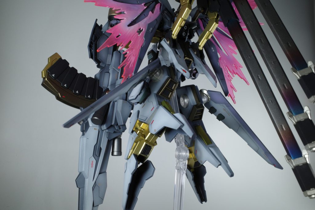 降臨–3枚目/制作者：とびうおのガンプラチャンネル