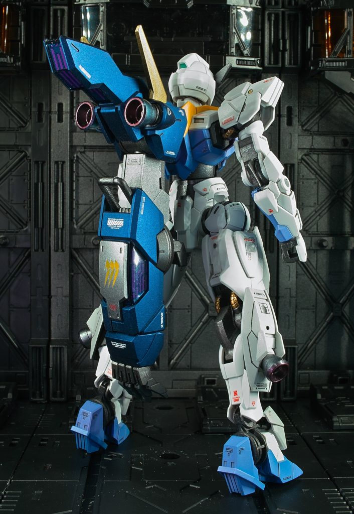 背中に背負わせて前後から虎の手だけは本来の色から変更青→濃紺白→銀パーメットは蛍光ペンです