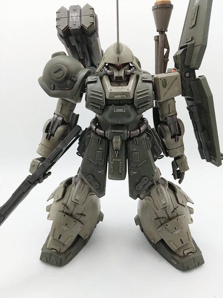 ショルダーアーマーのスパイクは細長くて好みではなかったので取っちゃいました