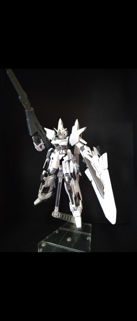 キットの性質上、可動は中々厳しいですね。