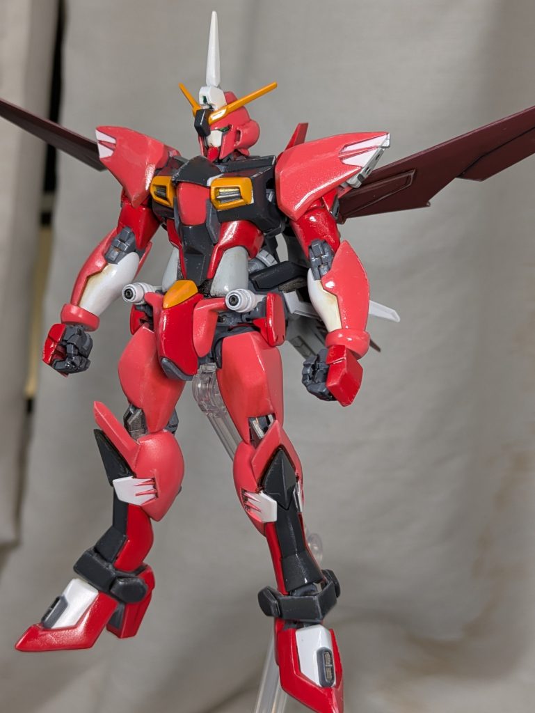 バリらせる改造・・・ていうか、そもそも、バリってるって何???私の解釈だと、尖らせる多面体正方形、長方形、平行四辺形でもない筋肉的表現変なバランス変なところを大きく要は・・・よくわからんwwwwでも、かっこいいたぶん、「リアル的な改造」よりも、「スーパーロボット的な改造」というのがあっているのか?可動モデルでのバリる改造よりも、固定モデルでのバリる改造にしたほうがやりやすそう・・・(今回、可動も考えての改造だったので、やりずらい改造もあったり・・)