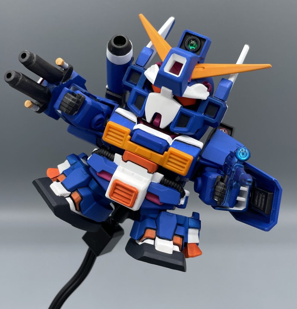 SD名物!?ヘッドギア!! これでフルパッケージです。こういった遊び心が、SDガンダムの好きな所。カッコいいMSをカッコよく作るのも勿論楽しいですが、自分の”好き”を詰め込んで、自由に作るのも面白いです。 自己満足の作品でしたが、最後までご覧いただき、ありがとうございました(*^^*)