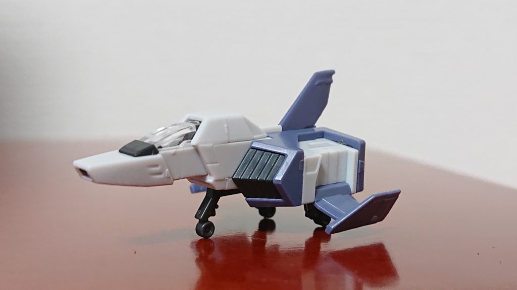 とりあえずコアファイター✈️このサイズで変形は変態過ぎです!!!!(笑)老眼にはキツイ…( ノД`)…