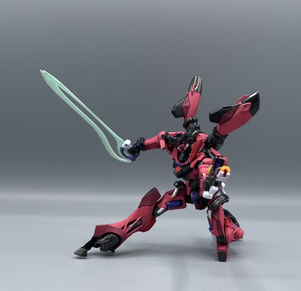 ぼ、暴走・・・！！？ 　何この怖いガンダム。ガンダム？　キットを触っている段階で、なぜか寒気がしました。パーツの一つ一つが、使徒感が凄いんですよね。　一体こいつは何の器なんだ・・・。絶対にパターン青だぜ…　最後までご覧頂き、ありがとうございました(*^^*)