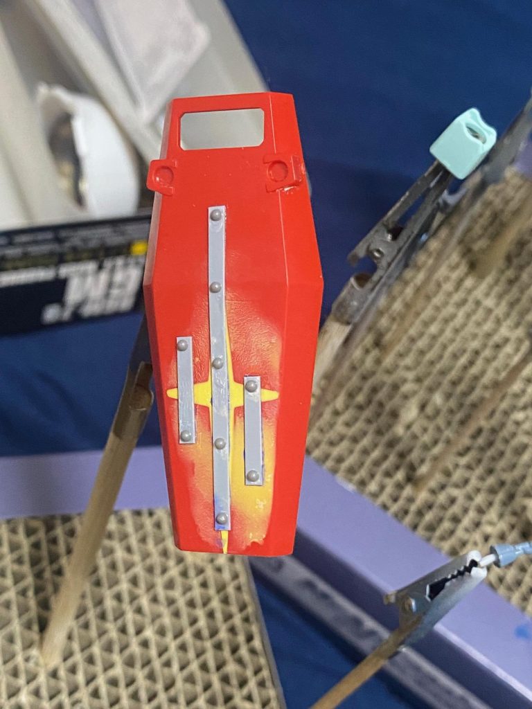 十字の装飾は埋めて、オリジン風の補強のような工作を施しました。