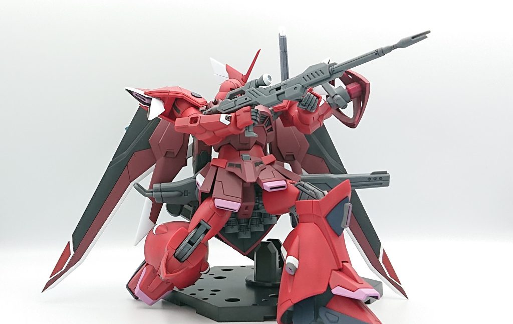 印象的な狙撃ポーズ