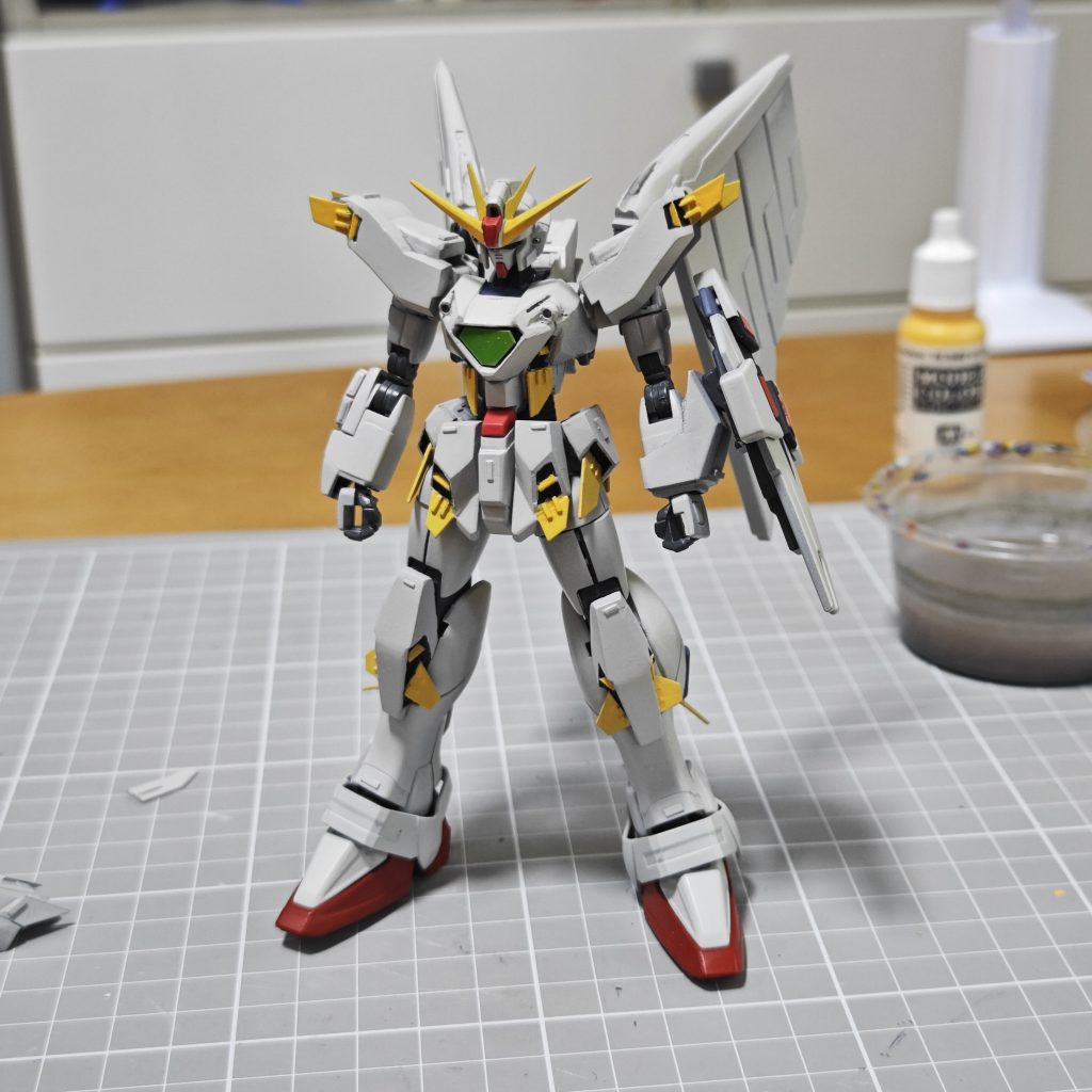 カラーリングが決まらなくてここで一旦ストップアンケートの結果、V2ガンダムに似たブルーになった。