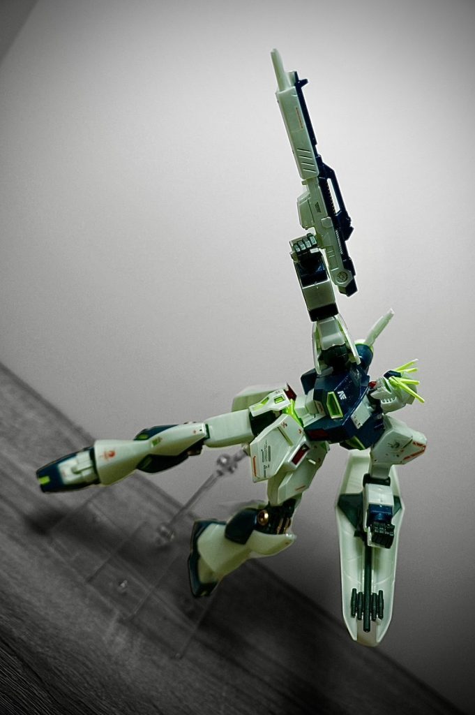 νガンダム νGUNDAM（サイコフレーム発光イメージカラー）by Pandaddy&Co.–3枚目/制作者：Pandaddy