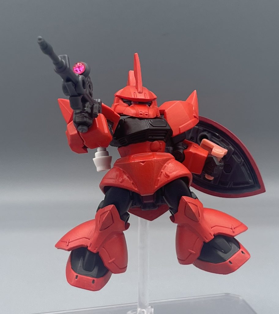 ビームライフルで攻撃!! ライフルのスコープはクリアパーツに置き換えています。