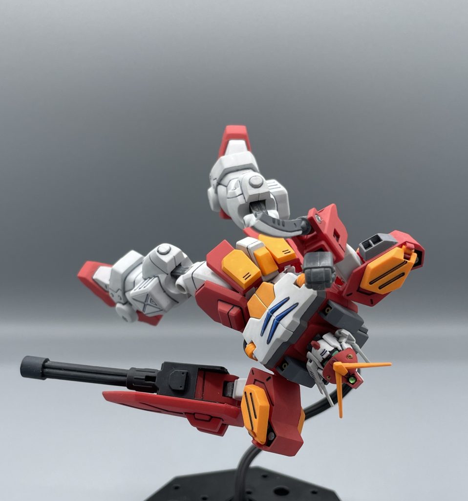 ズバァッ!!!! 必殺の回転斬りも、ヘビーアームズの魅力の一つです。