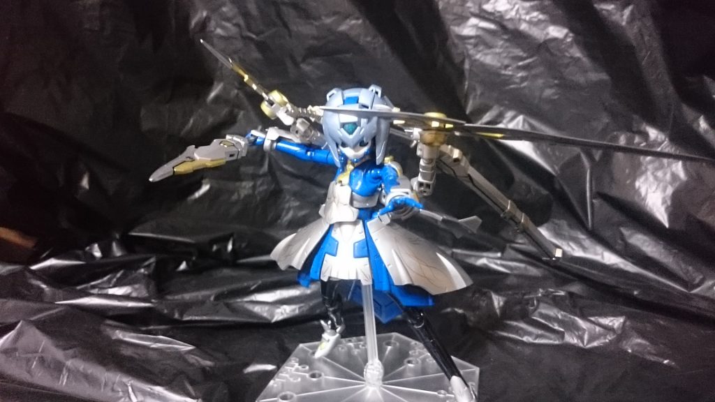 サブアームを利用すれば通常にはできない動きも可能となるが、そのためには高い操作技術と制御能力が必要になるが、近接戦においてはかなり高いポテンシャルを秘めている。